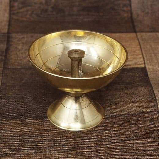 Дийя (дипак) латунь TAZBI Brass Kamal Akhand Diya Oil Lamp for Pooja and Diwali, диаметр 9 см